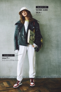 Nanushkaのライダースジャケット、mocTのスエットトップス＆パンツ、中に着たWIND AND SEAのTシャツ、MHL.のハット、SUKU HOMEのバッグ、NIKE WMNS AIR JORDAN 1 SATIN REDのスニーカーは本人私物