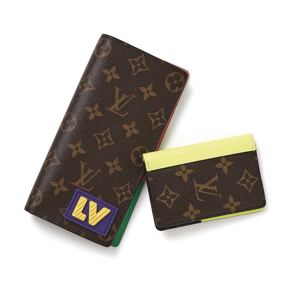 左:ポルトフォイユ・プラザ ウォレット［H19×W10×D2cm］¥94,600、右:カードケース［H11×W8×D1cm］¥51,700（共にルイ・ヴィトン／ルイ・ヴィトン クライアントサービス）