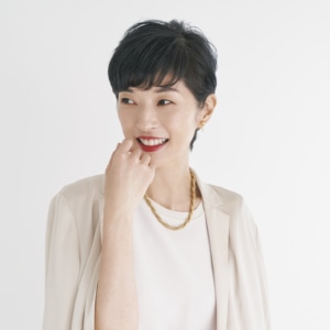 Theory マーケティングPR／根本久仁子さん 浮遊感が女性らしいマニッシュなデザイン