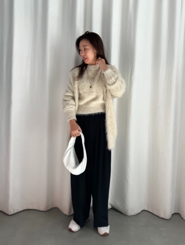 フリーランスPR／腸活アドバイザー、小林晴佳さんが着るニットアンサンブル