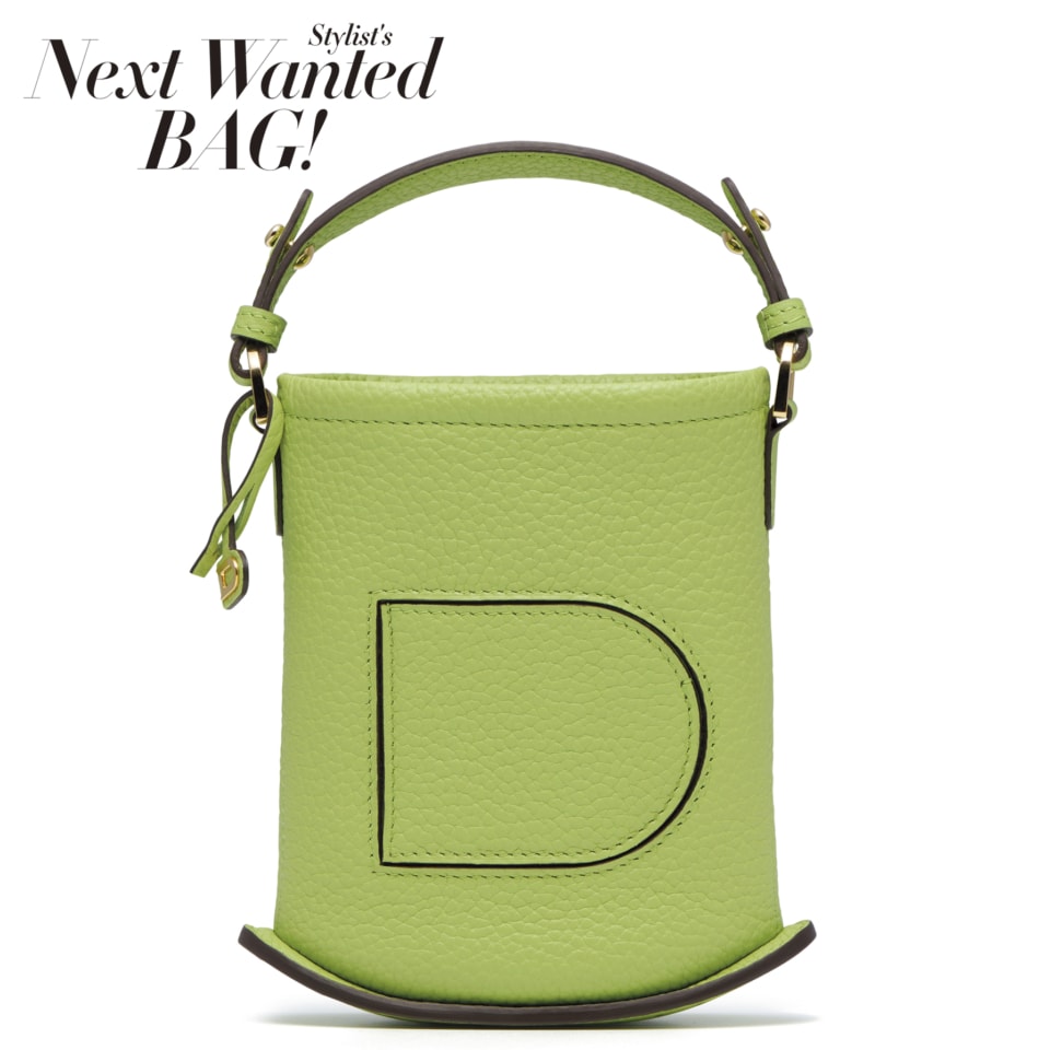 お菓子みたいな色のデルヴォー】人気スタイリストに聞きました「次に  