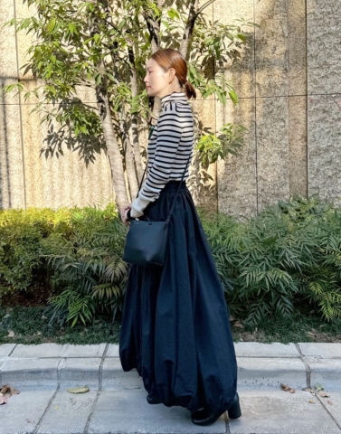FATUITEディレクター、藤井明子さんのスカートコーデ