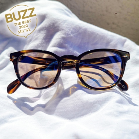 日に当たるとグレーになる調光メガネはマストです【オリバーピープルズ編】BUZZ THE BEST 2022