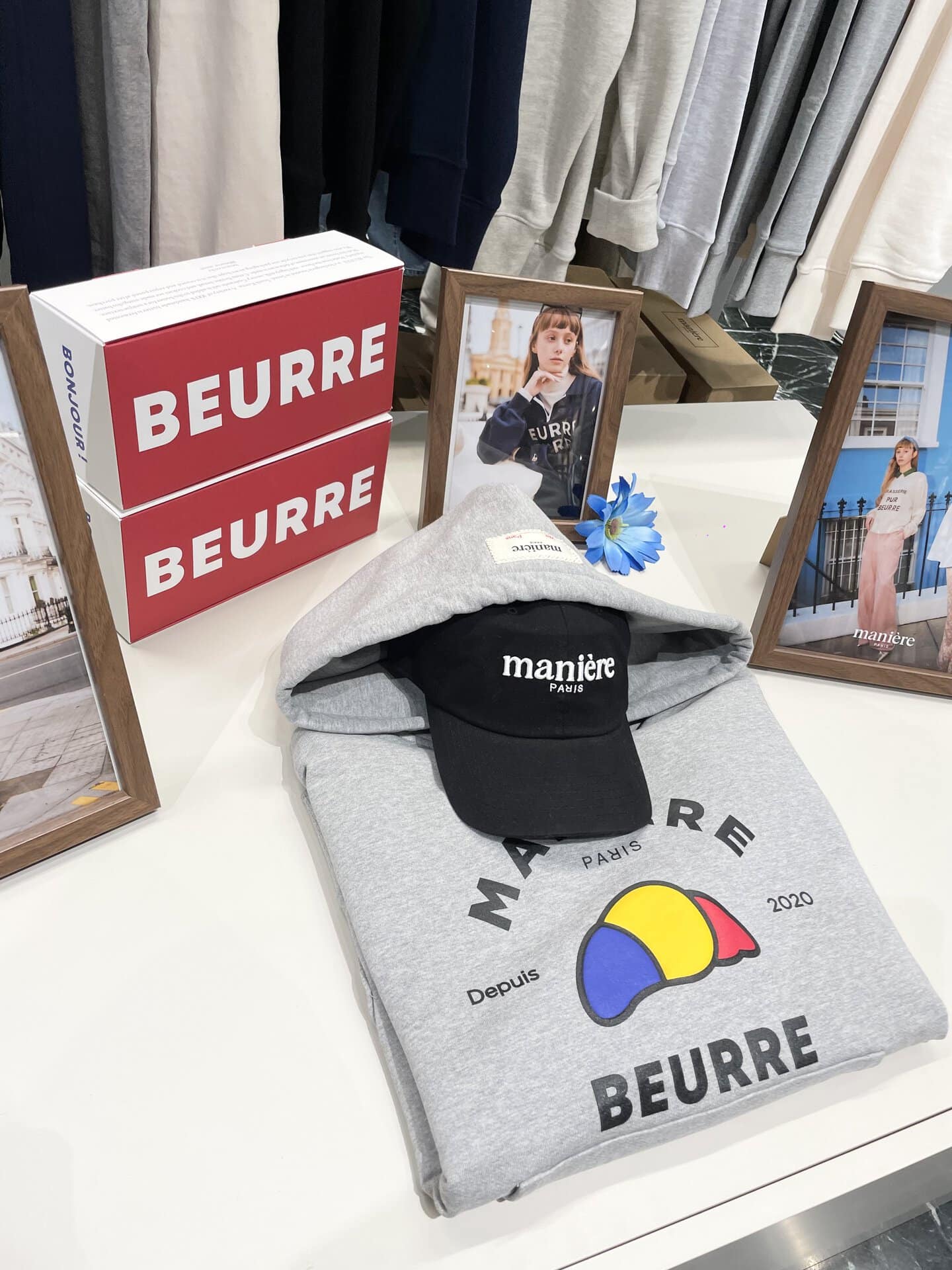 POP-UPを開催していた『BEURRE』。キャッチーなロゴアイテムが魅力。