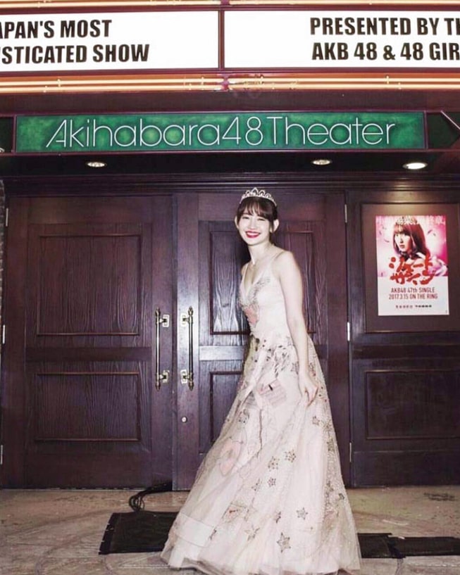 小嶋陽菜、ディオールのドレス　AKB48卒業　こじはる