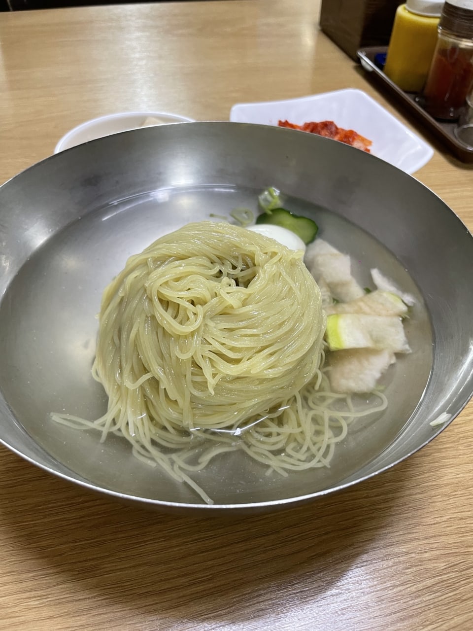 「真味平壌冷麺」のネンミョン（冷麺）14,000ウォン