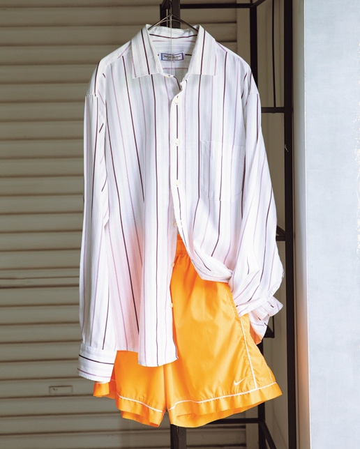 【LUIK】サンローランのシャツ¥19,800、 パンツ¥14,300