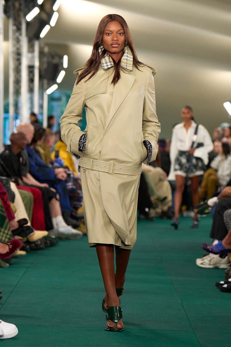 BURBERRY 2024 SPRING SUMMER_007