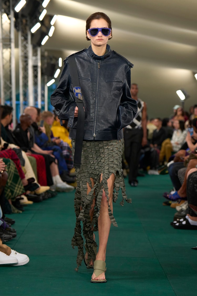 BURBERRY 2024 SPRING SUMMER_027