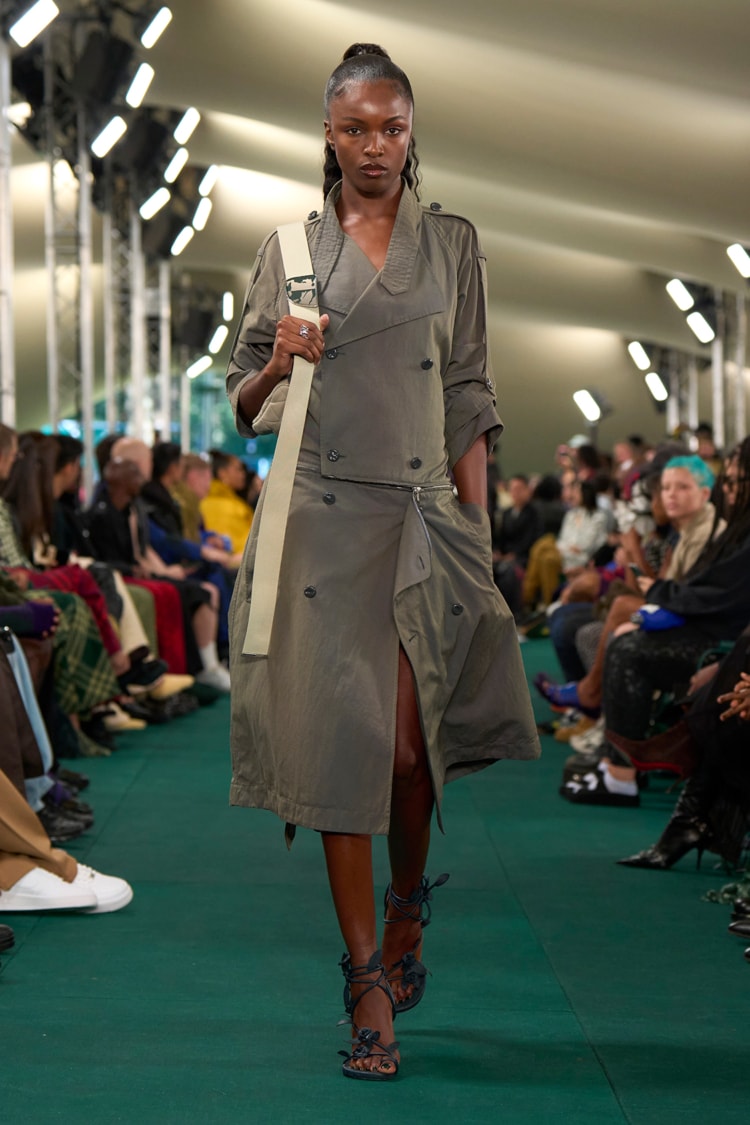 BURBERRY 2024 SPRING SUMMER_037