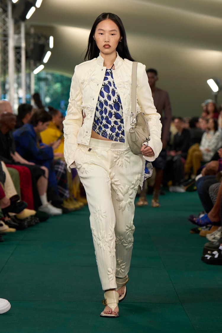 BURBERRY 2024 SPRING SUMMER_040