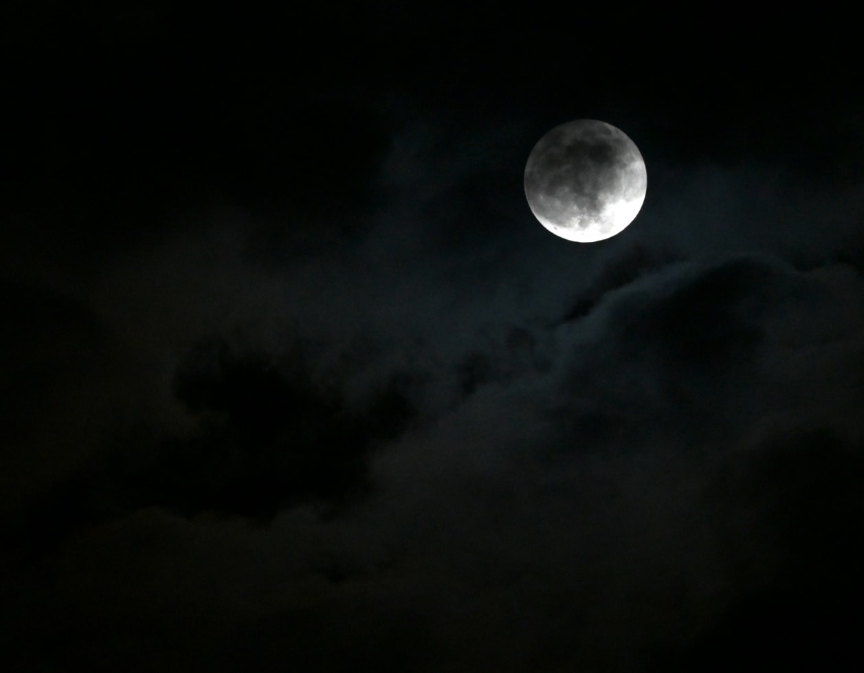 moon energy」ビーバームーン11/27満月、私には綺麗な虹が見えます  