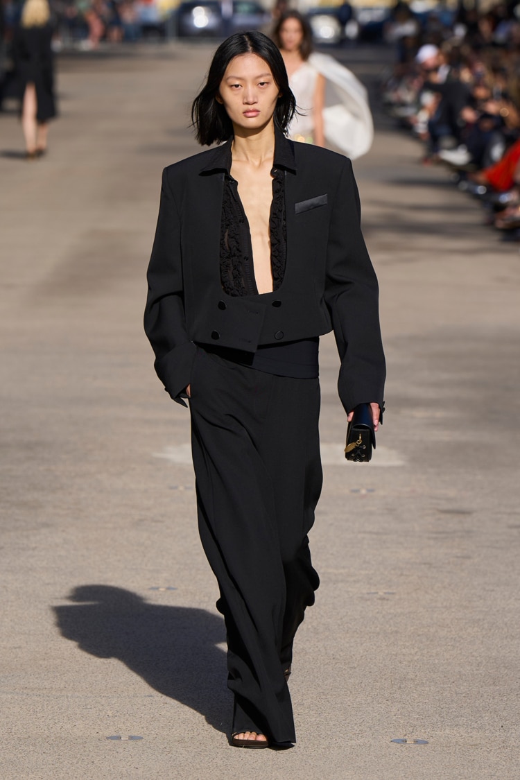 STELLA McCARTNEY 2024 SPRING SUMMER_004