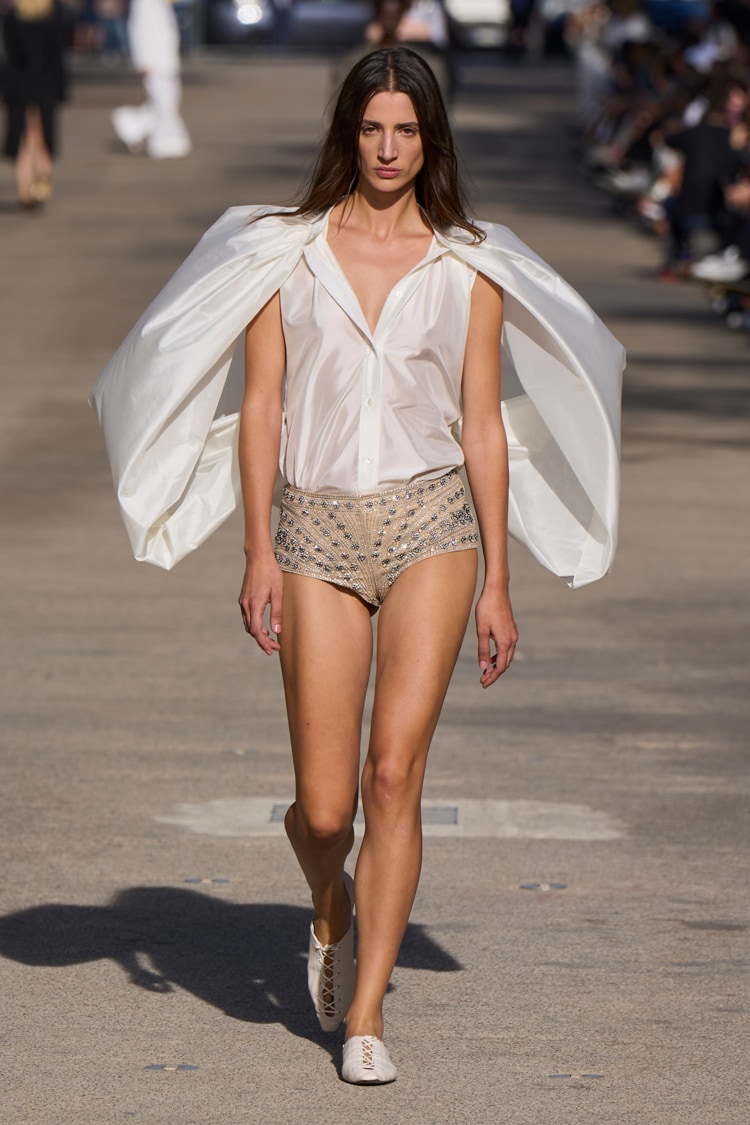 STELLA McCARTNEY 2024 SPRING SUMMER_005