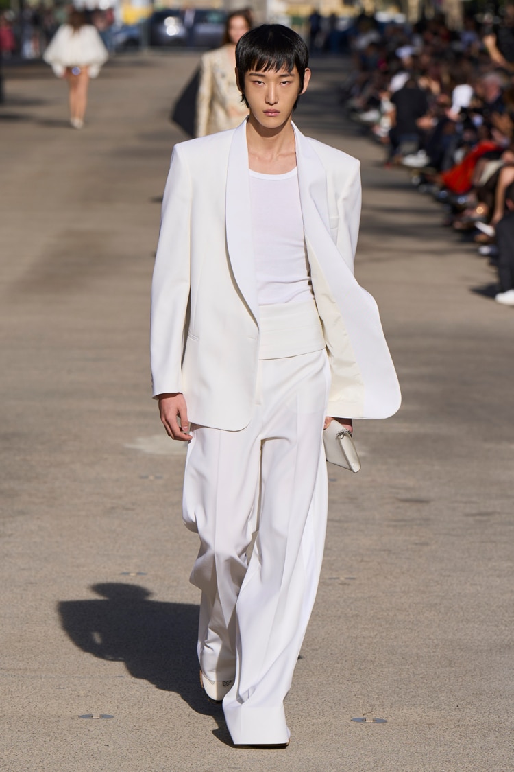 STELLA McCARTNEY 2024 SPRING SUMMER_009