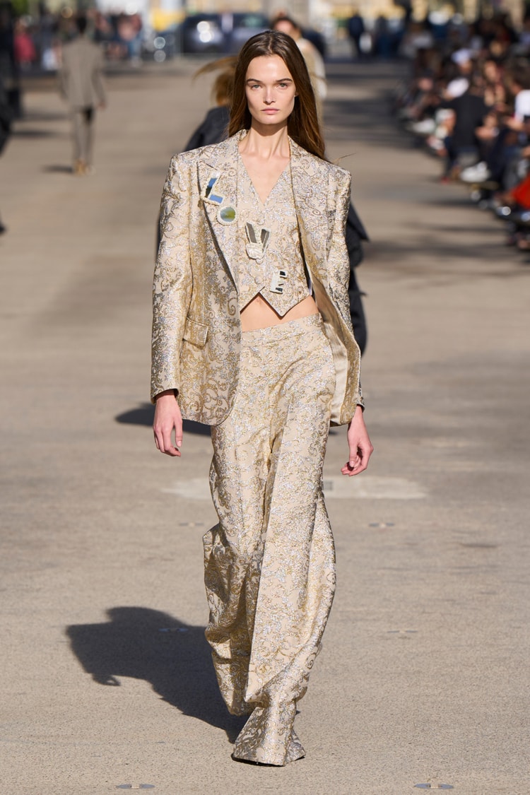 STELLA McCARTNEY 2024 SPRING SUMMER_010