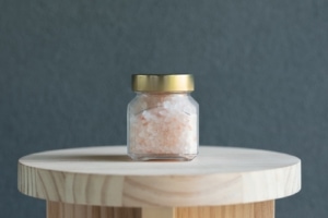 最近ハマっているのが腰湯。わたしは足がすごく浮腫むんだけど、足が冷えて血液中に老廃物が溜まっていると、それを濾過する腎臓が疲れ果てちゃうみたいだから、足をなるべく温めたり代謝を促したりしてる。腎臓大事だもんねぇ。肝腎要。