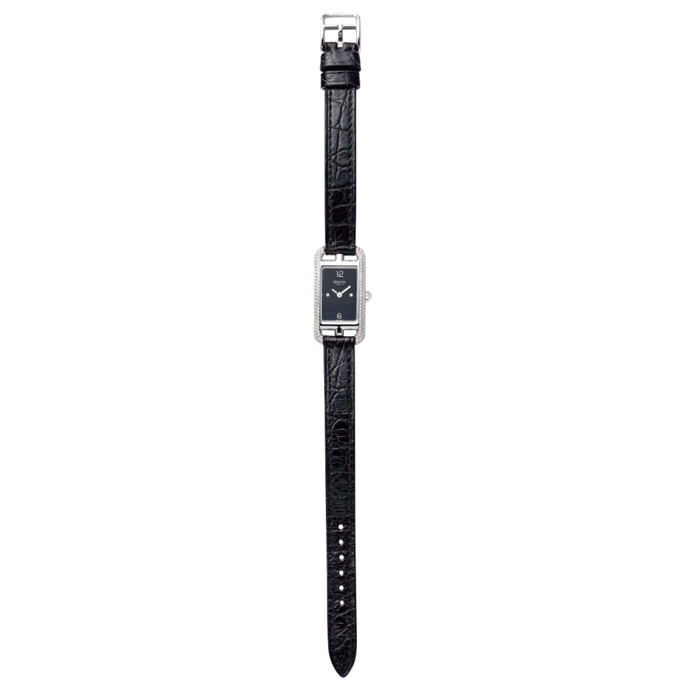 ケースと数字のタイポグラフィーにシェーヌ・ダンクルのモチーフを反映。時計〈ナンタケット〉［SS×DIA］¥1,177,000（エルメス／エルメスジャポン）
