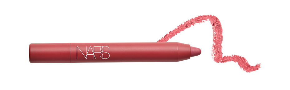 「NARSというブランドならではの絶妙な色づきにハマッています」。唇の上でクリームがマットテクスチャーに変化。輪郭取りにも最適なペンシルタイプ。888 ¥4,180（NARS JAPAN）