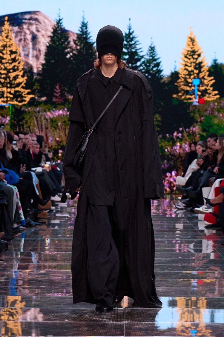 BALENCIAGA 2024-25 AUTUMN WINTER_017