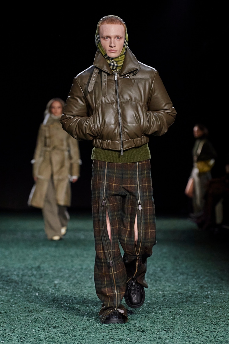 BURBERRY 2024-25 AUTUMN WINTER_009