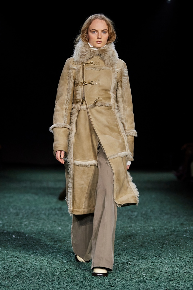 BURBERRY 2024-25 AUTUMN WINTER_010