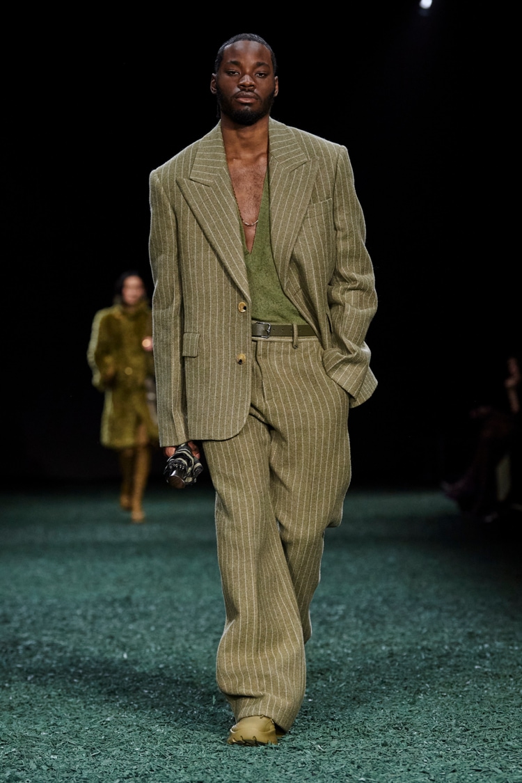 BURBERRY 2024-25 AUTUMN WINTER_014