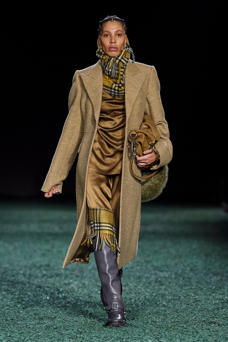 BURBERRY 2024-25 AUTUMN WINTER_032