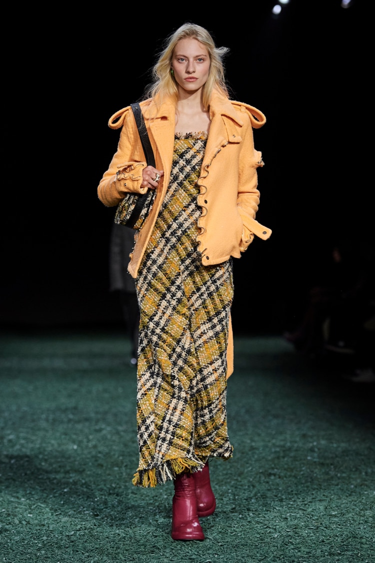 BURBERRY 2024-25 AUTUMN WINTER_034