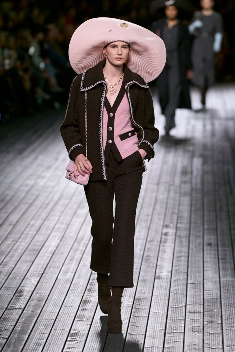 CHANEL 2024-25 AUTUMN WINTER_019