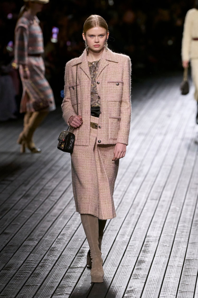 CHANEL 2024-25 AUTUMN WINTER_028