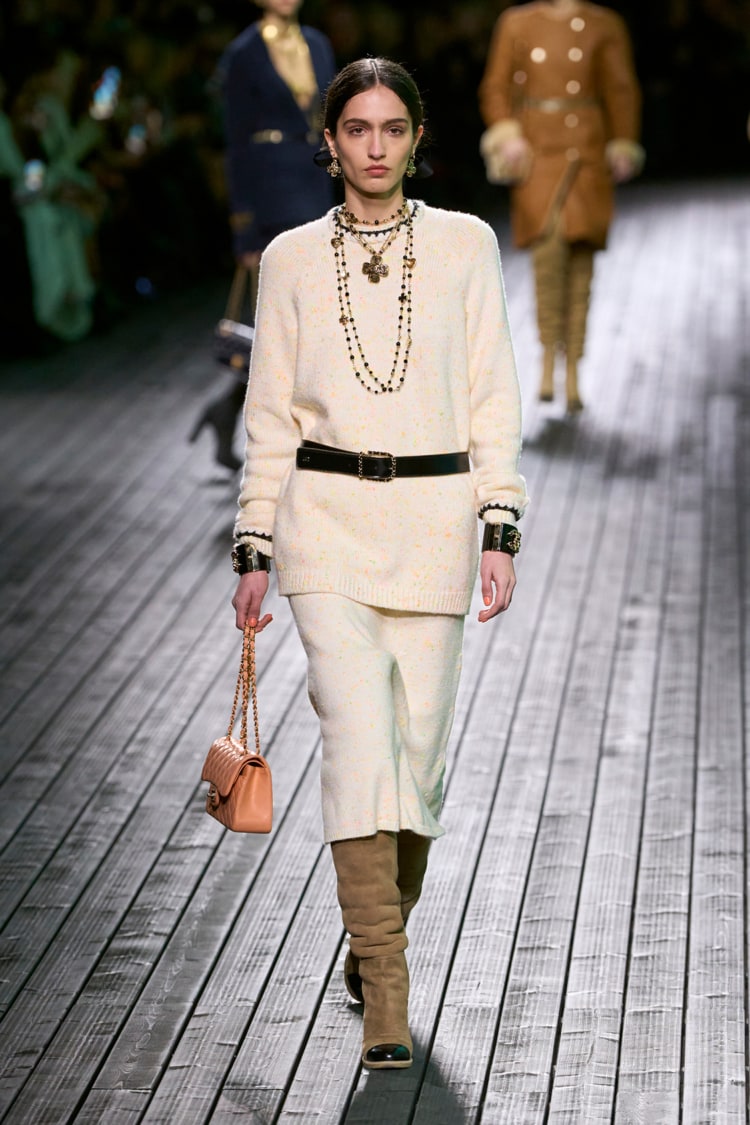 CHANEL 2024-25 AUTUMN WINTER_044