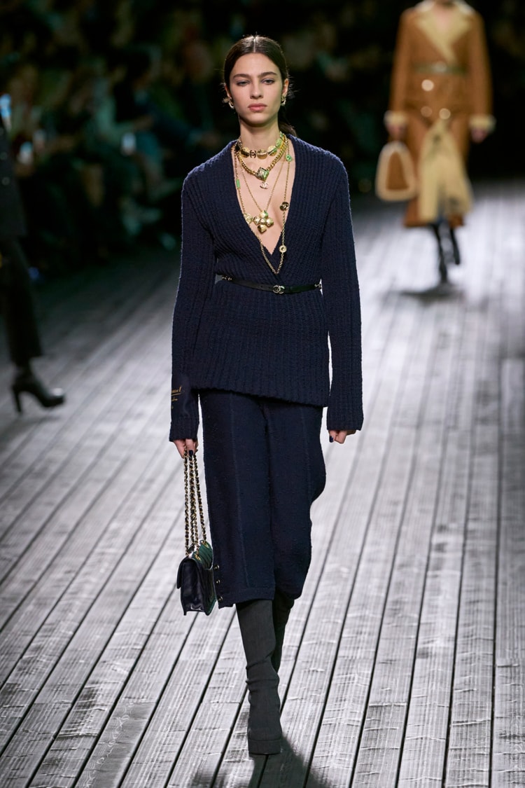 CHANEL 2024-25 AUTUMN WINTER_045