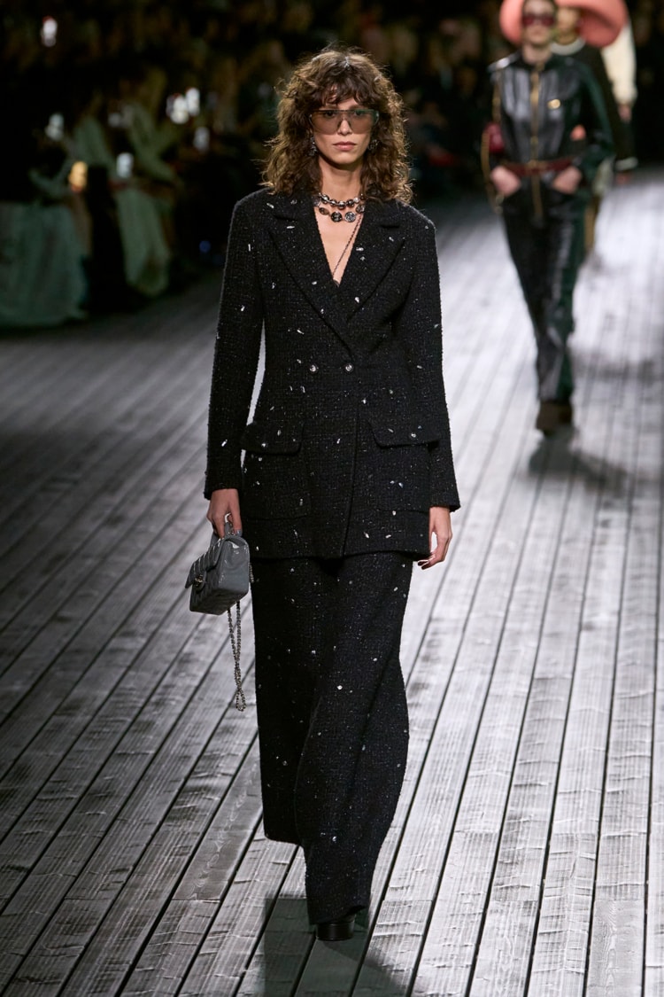 CHANEL 2024-25 AUTUMN WINTER_052