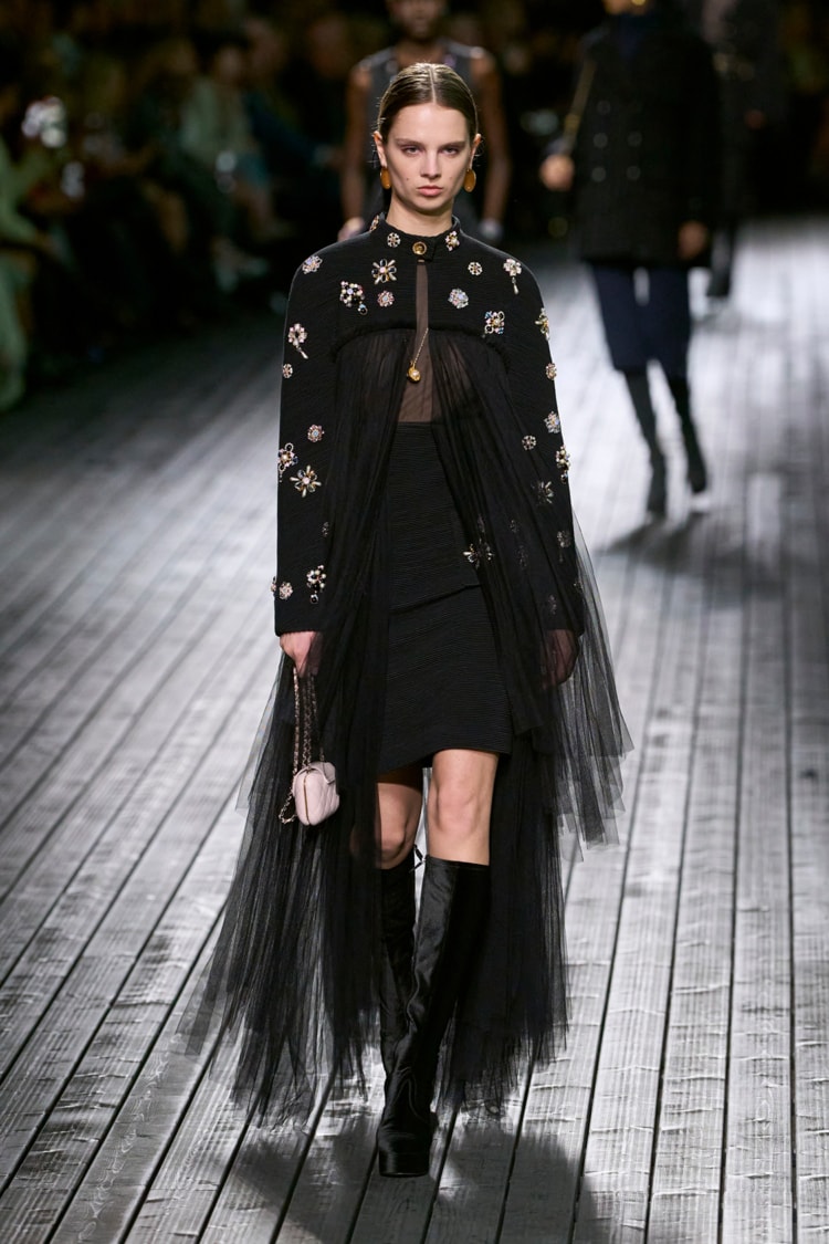 CHANEL 2024-25 AUTUMN WINTER_056