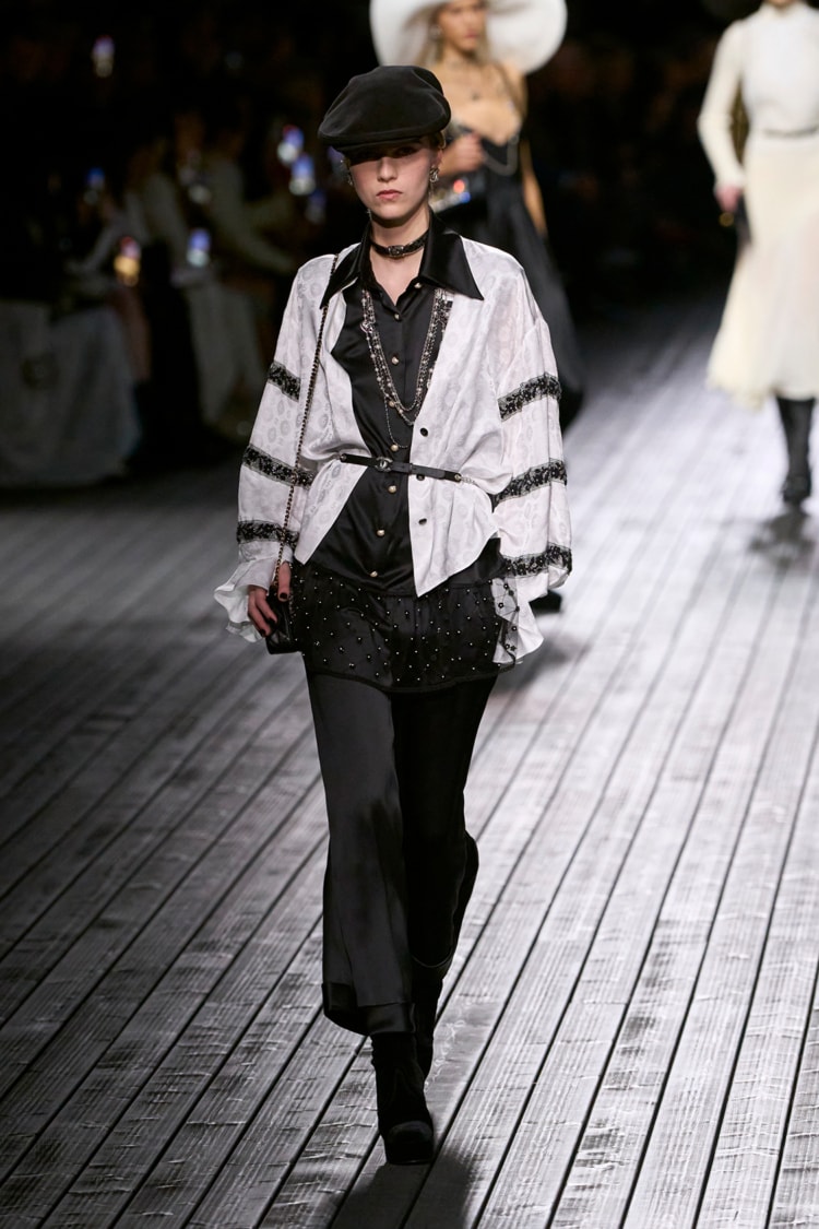 CHANEL 2024-25 AUTUMN WINTER_072