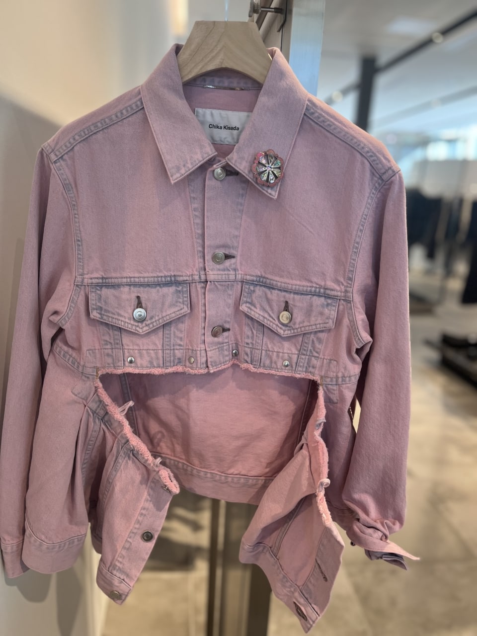 【THENIME】ピンクの発色が絶妙な「Chika Kisada」のデニムジャケット