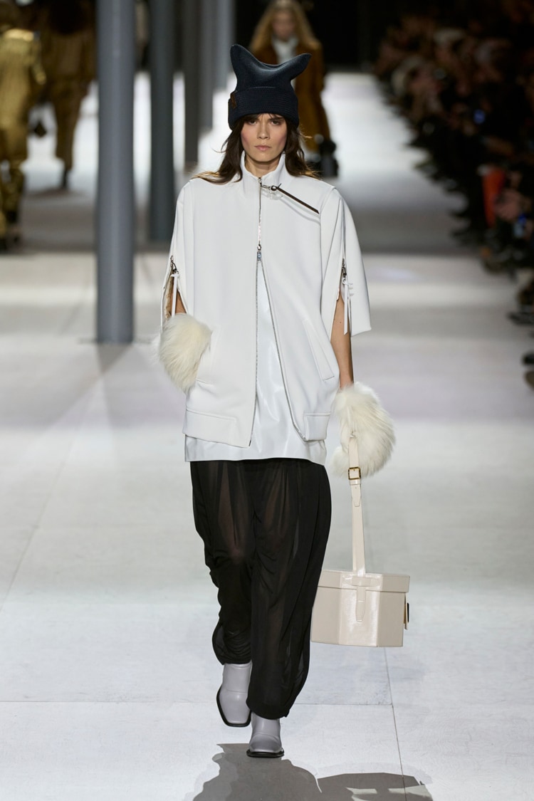 LOUIS VUITTON 2024-25 AUTUMN WINTER_048