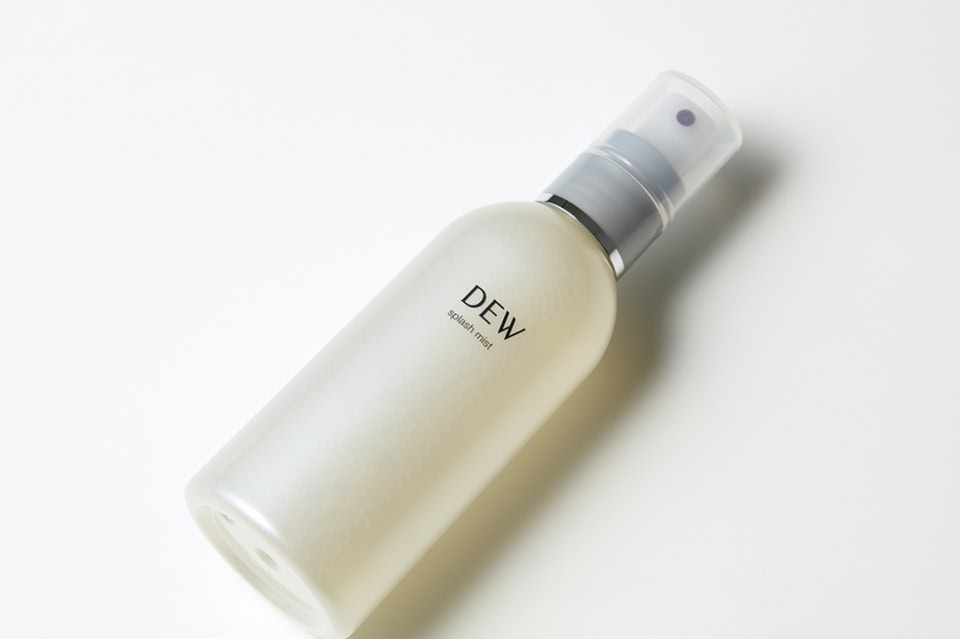 DEW スプラッシュミスト 150mL ¥1,980※編集部調べ（カネボウ化粧品・4/20限定発売）