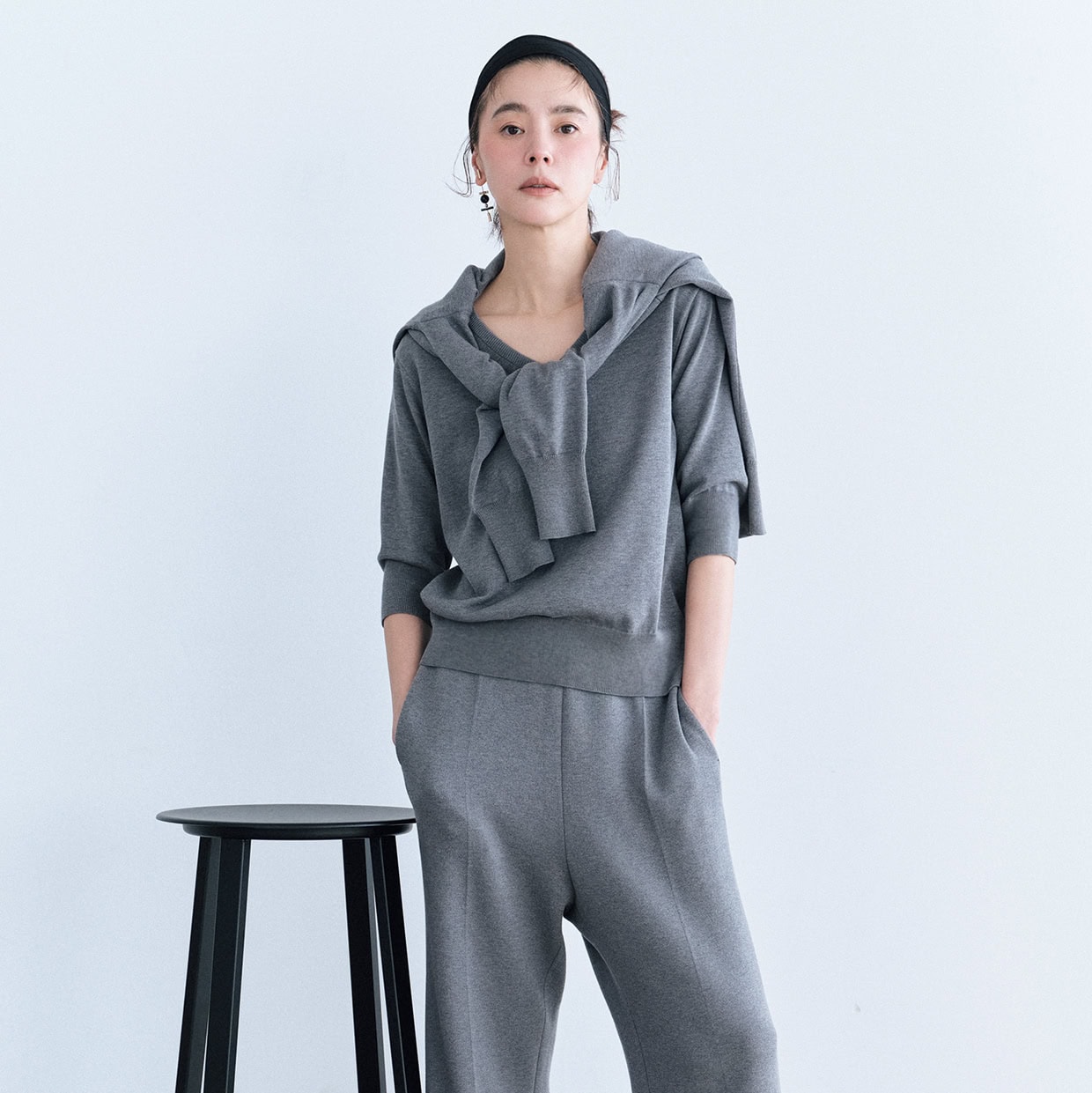 ドゥーズィエムクラス　2022年　Basic ニット　グレー　美品 Deuxieme Classe（ドゥーズィエムクラス）の「OLBIA アゼ プル