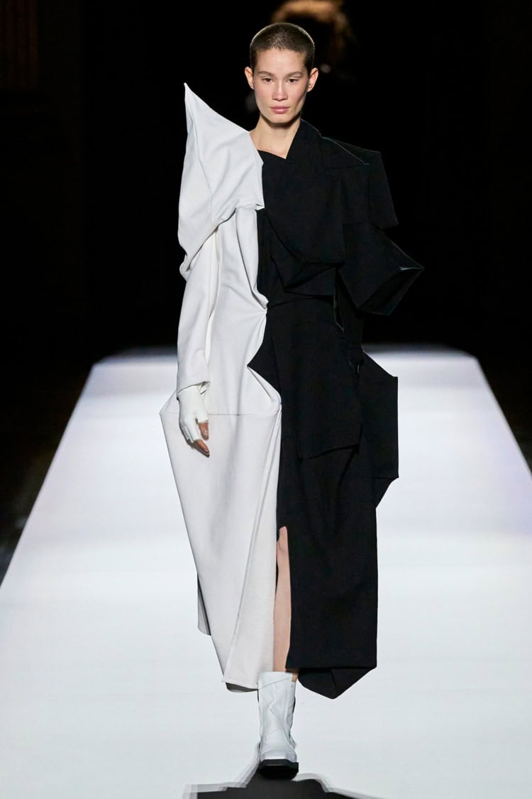 Yohji Yamamoto 2024-25 AUTUMN WINTER_010