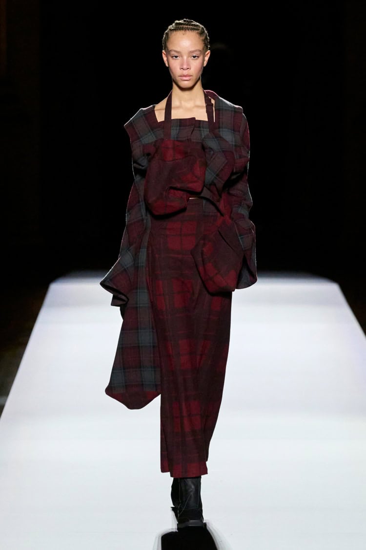 Yohji Yamamoto 2024-25 AUTUMN WINTER_016