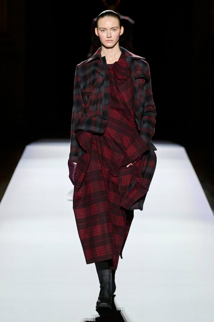 Yohji Yamamoto 2024-25 AUTUMN WINTER_017