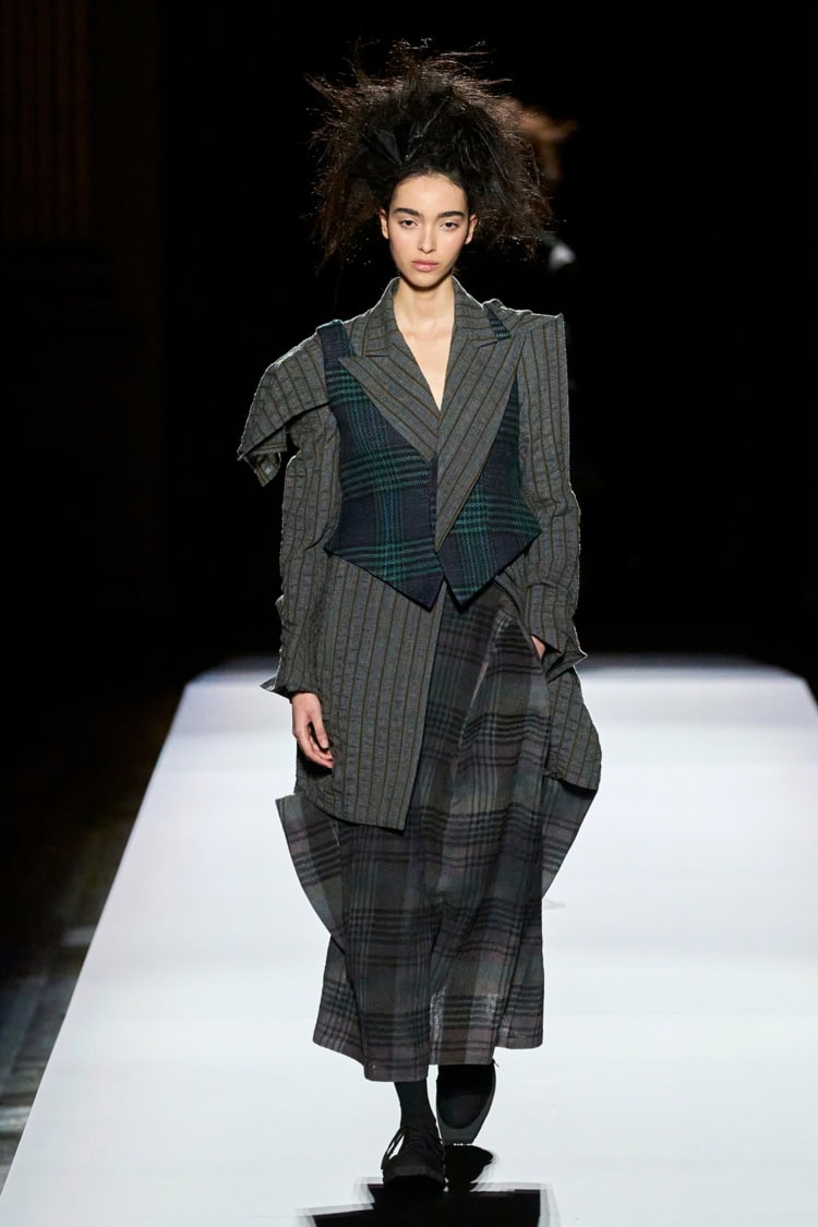 Yohji Yamamoto 2024-25 AUTUMN WINTER_024