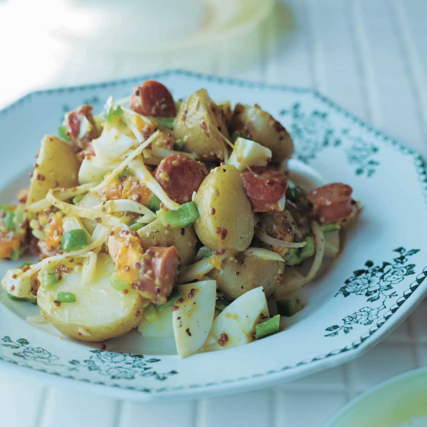 粒マスタード＆ピーマンで大人の味！『新玉ねぎとチョリソーの粒マスタードポテトサラダ』が美味｜【公式】オトナミューズ ウェブ（otona MUSE）