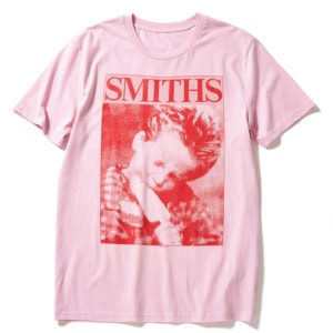 ピンク×レッドもバンドTなら甘くない。THE SMITHS Tシャツ¥11,000（カウンシルフラット）