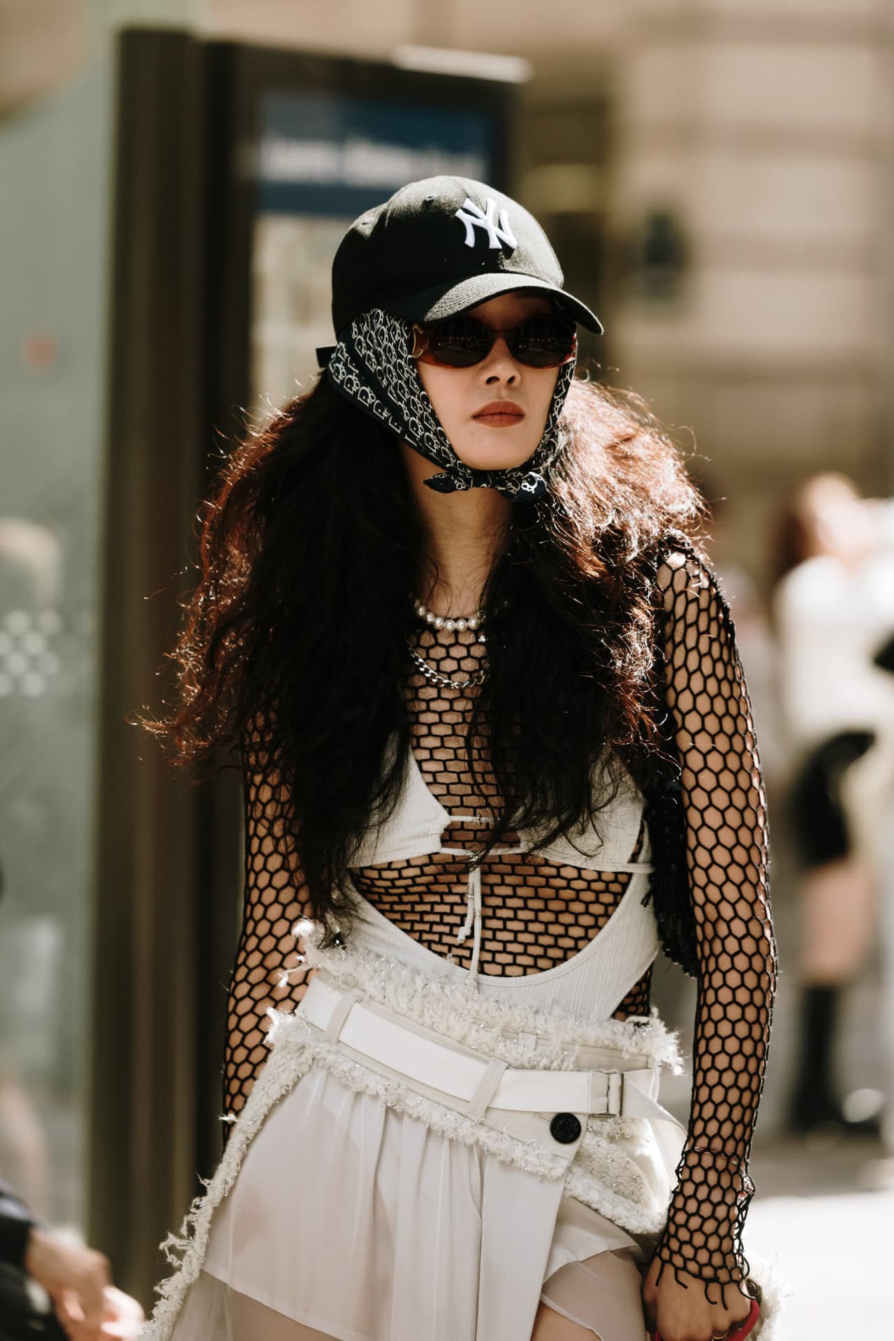 ケンダル・ジェンナーもジェニーも頭にスカーフ！海外でブームの