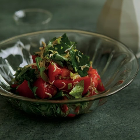 料理研究家高山かづえさんの『三つ葉とトマトのしらすサラダ』