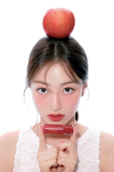 TWICE・ジヒョが「milktouch」のミューズを務める