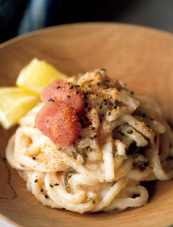 チンして冷やして和えるだけ。食欲のない日も『明太子と塩昆布のうどん』は、ツルツル美味しい！